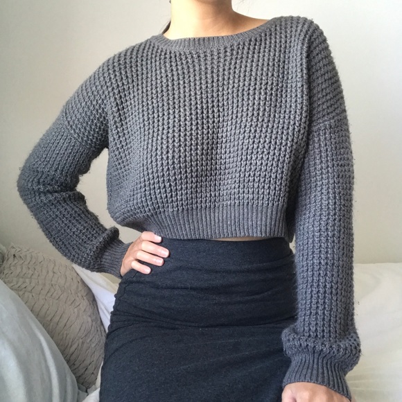 3/25 Forever 21 Grey Cropped Knit Sweater - Picture 4 of 8